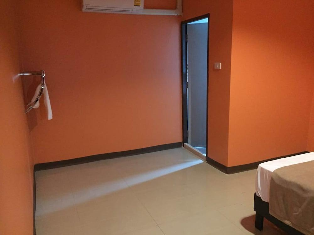 Uno Inn Bangkok Extérieur photo