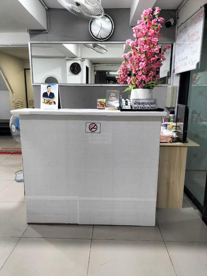 Uno Inn Bangkok Extérieur photo