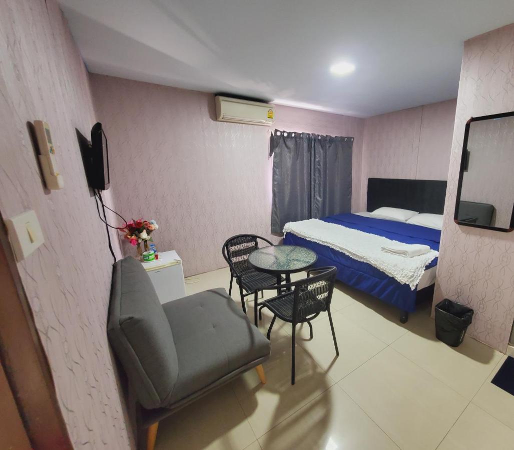 Uno Inn Bangkok Extérieur photo