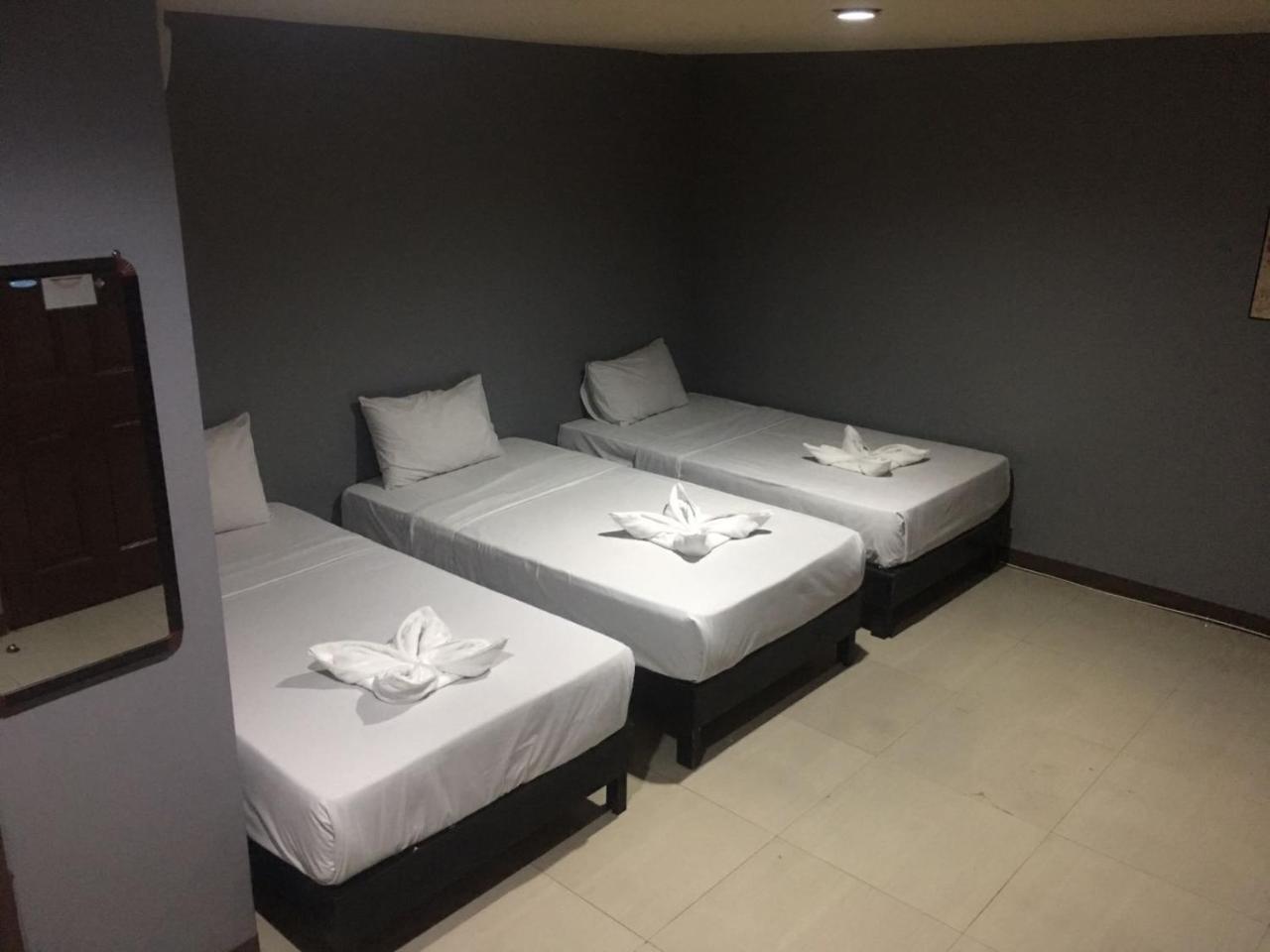 Uno Inn Bangkok Extérieur photo